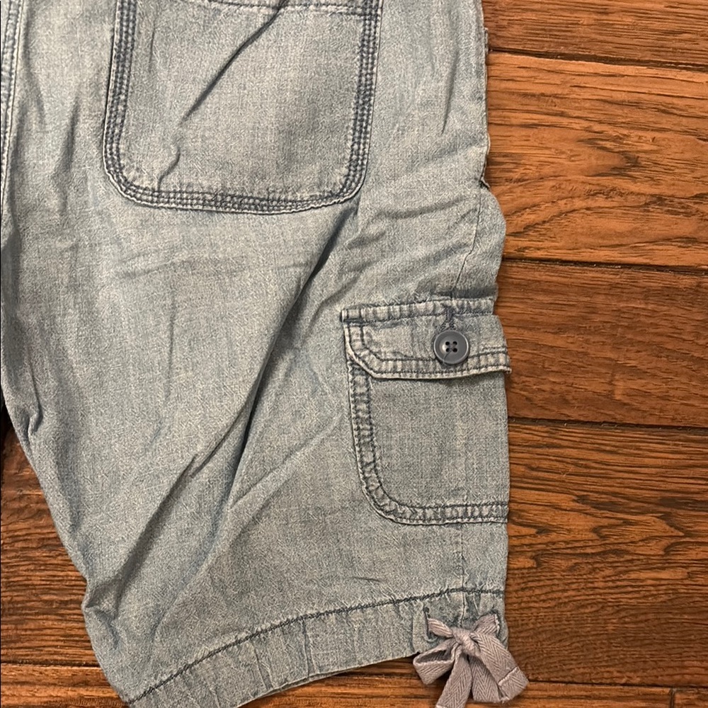 St. John's Bay Blue Jean Cargo Shorts Relaxed Fit - Picture 8 of 8